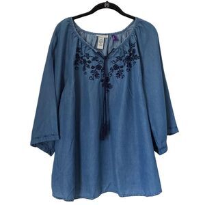 Catherines Top Size 0XWP Chambray Embroidered Round Neck Tassel Tie 3/4 Sleeve